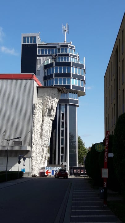 Außenansicht aquaTurm Hotel