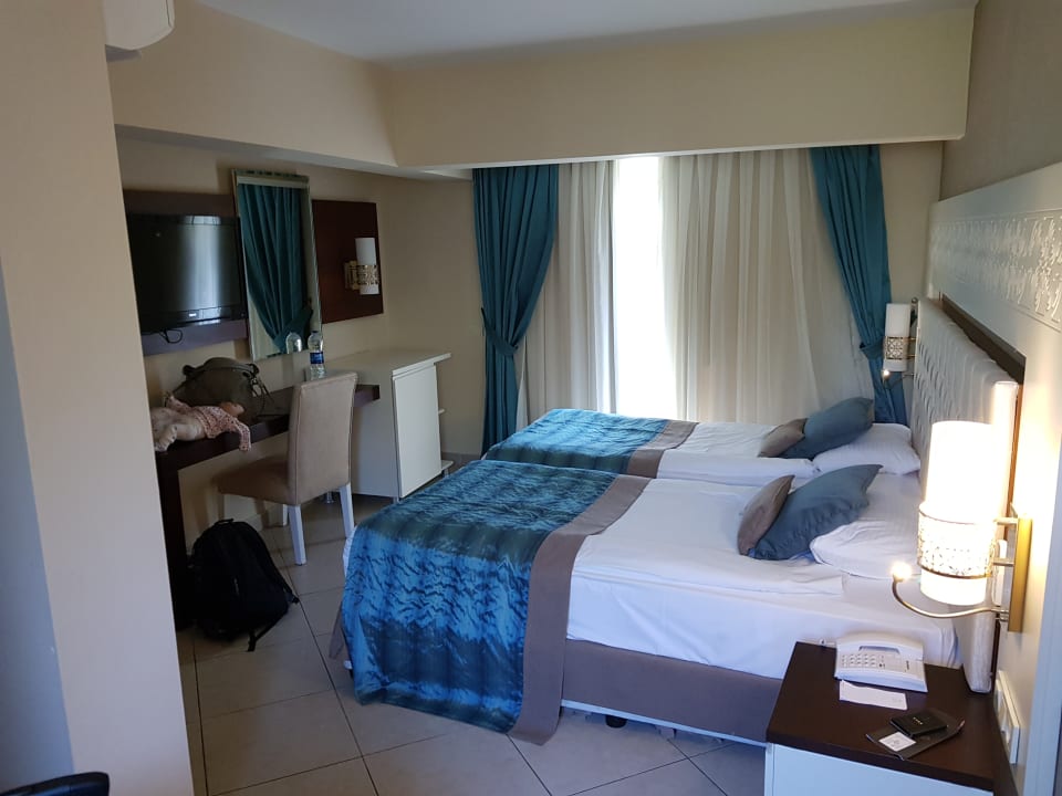 Zimmer Kamelya Aishen Club