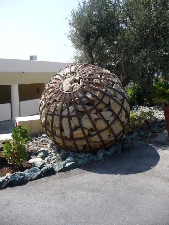 Der etwas ander Gambionenkorb Hotel Kalithea Horizon Royal