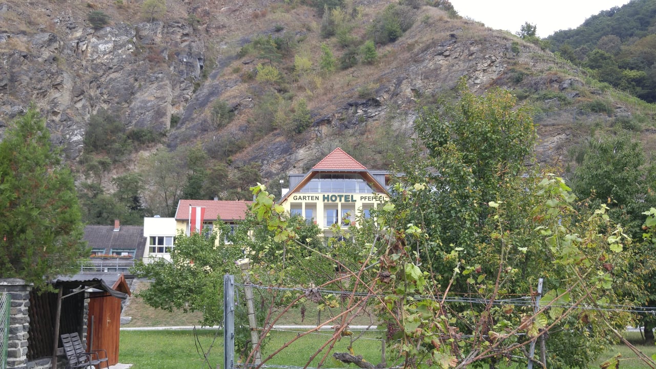 Hotel von der Straße Gartenhotel Pfeffel