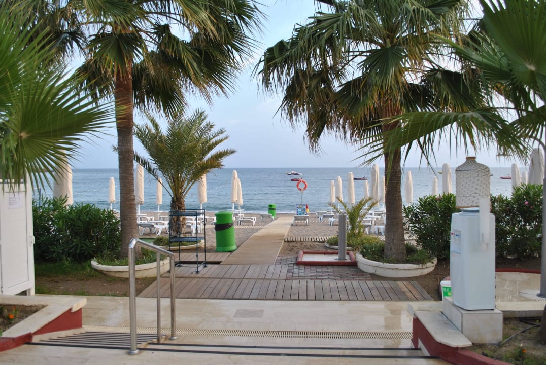 Strand Saphir Resort & Spa