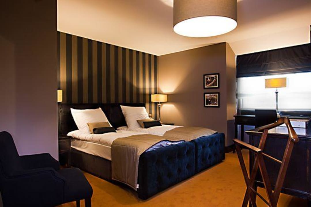 Pokój Motoryzacyjny Hotel Dwór Sanna