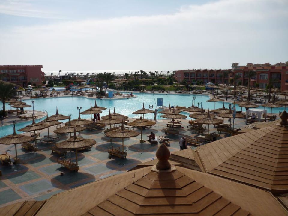 Poolbereich Pickalbatros Royal Moderna Resort-Sharm El Sheikh