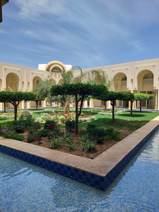 Gartenanlage Iberostar Waves Averroes