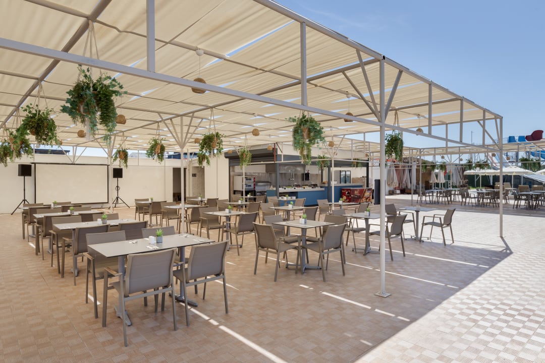 Gastro Hotella Resort & Spa