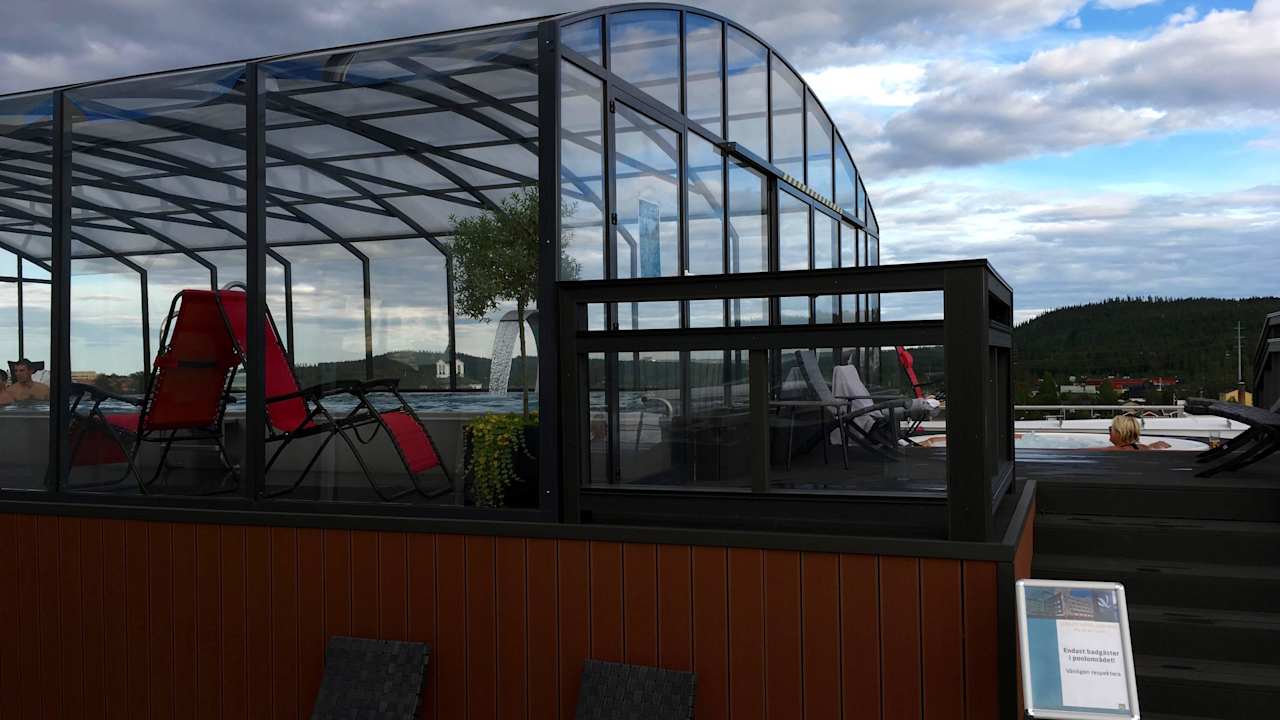 Pool im 6. Stock Quality Hotel & Resort Lapland