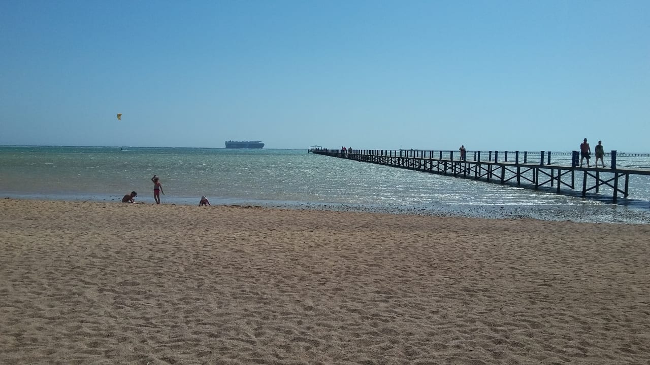 Langer Weg zum Schwimmen... Coral Sea Holiday Village