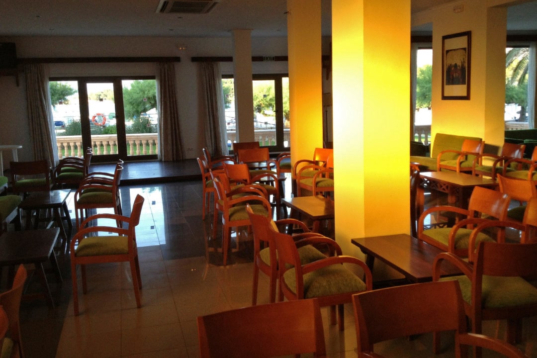 Lobby Hotel More