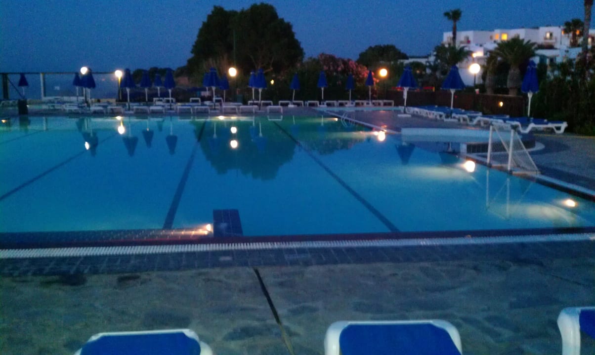 Der Pool am Abend  Mastichari Bay Hotel