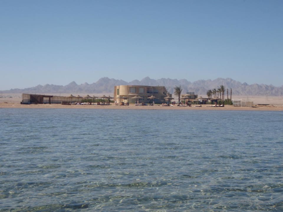 Hotel vom Wasser aus Hotel Yara Beach Club