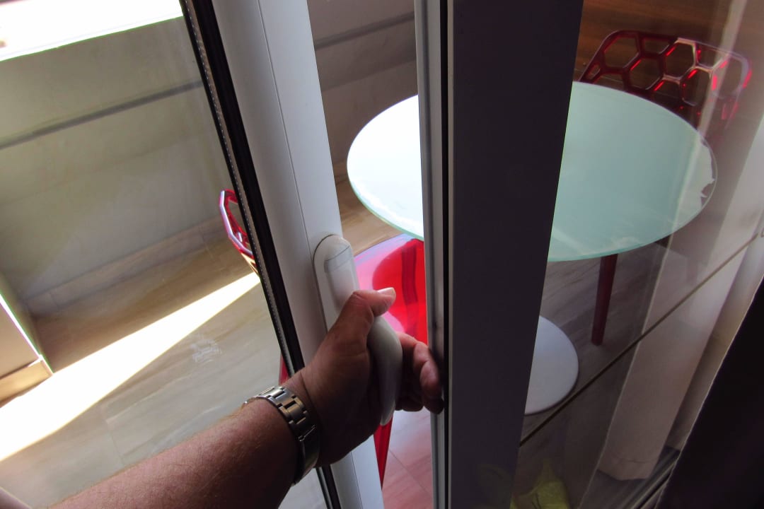 Niebezpieczna klamka City Hotel Achilleos