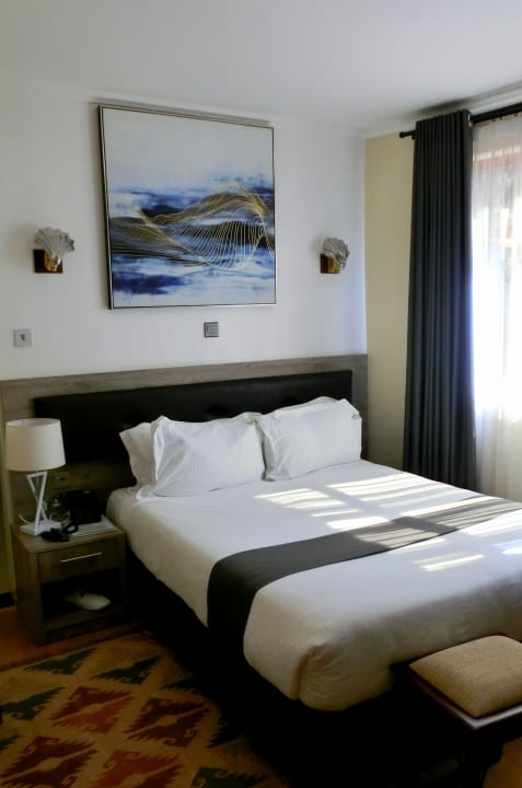 Zimmer Aberdare Prestige & Royal Cottages
