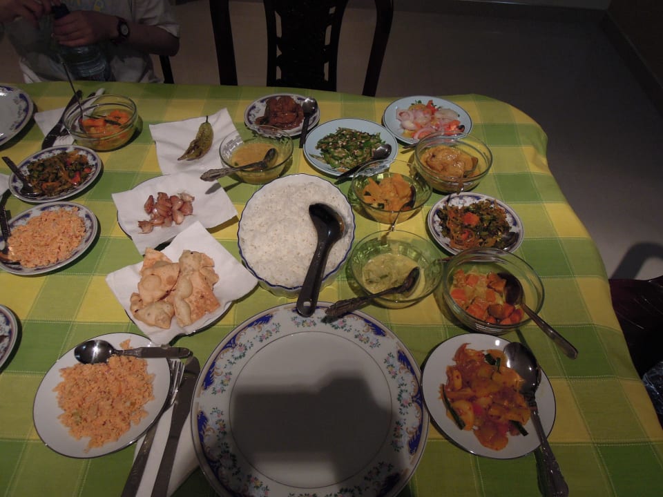 Heavenly food like food which is full of village o Travel Lodge Lake View Tourist Resort