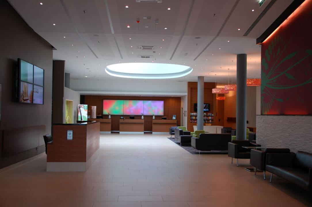 Blick in die Lobby Courtyard by Marriott Vienna Prater/Messe
