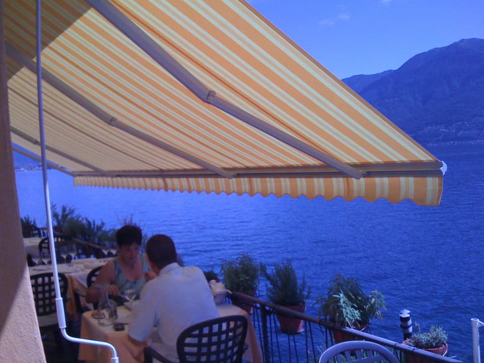 Blick auf die Seeterrasse Hotel San Martino
