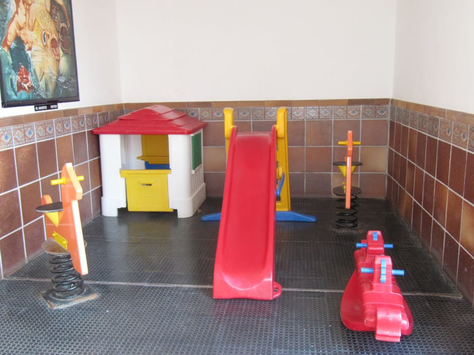 Kinderplatz Hotel Caserio