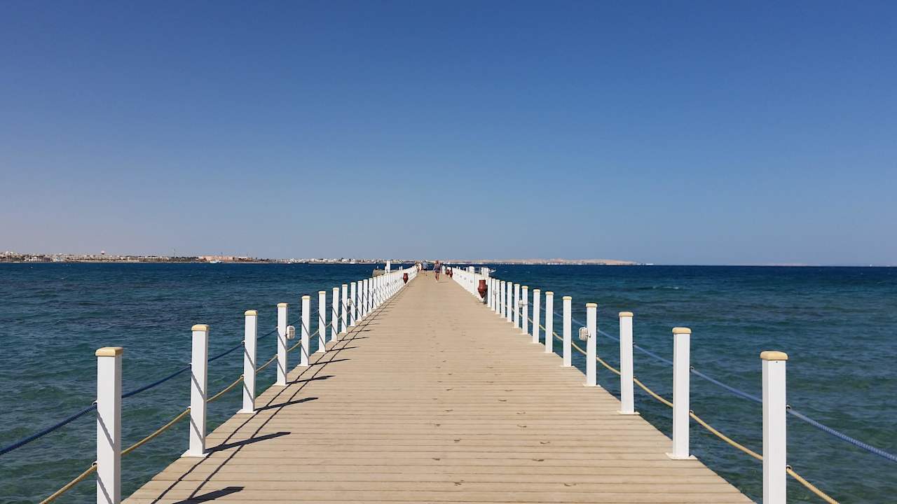 Steg am Strand  Pickalbatros Alf Leila Wa Leila Resort - Neverland Hurghada