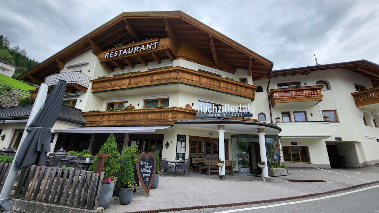 Außenansicht Kräuterhotel Hochzillertal