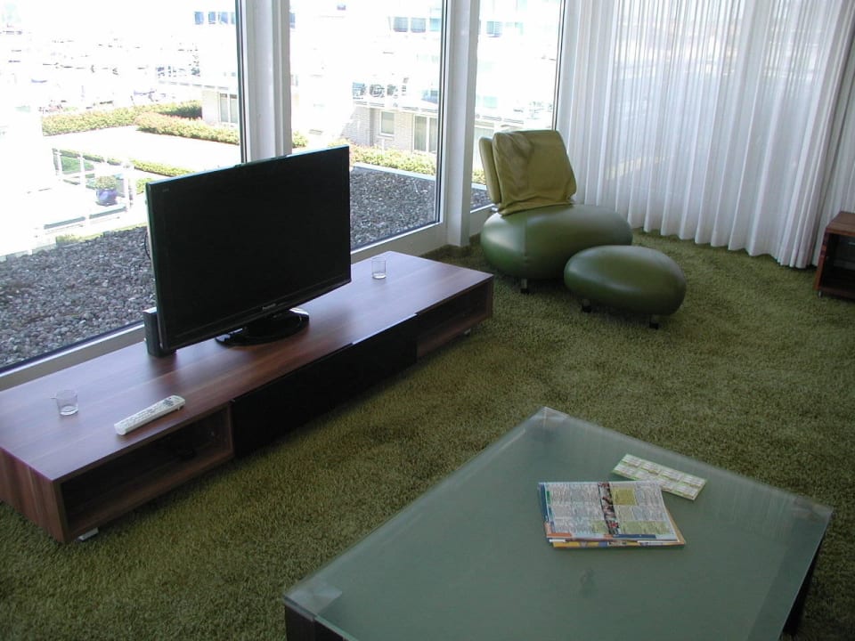 Blick vom Wohnzimmer zum Yachthafen Villa Hiddensee Wohnung 15