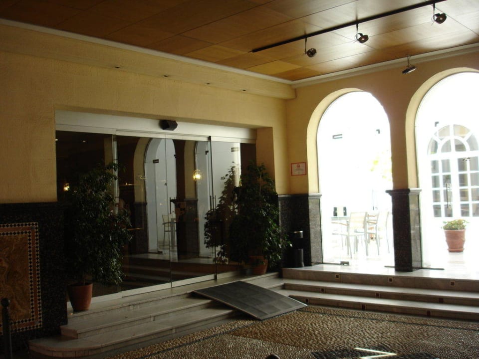 Eingangsbereich Hotel Macia Alfaros