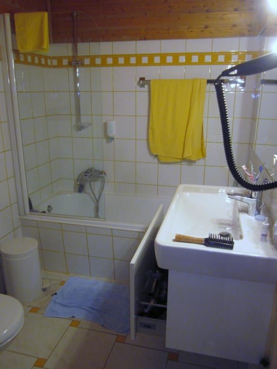 Eins unserer  Bäder Bliem's Familienhotel