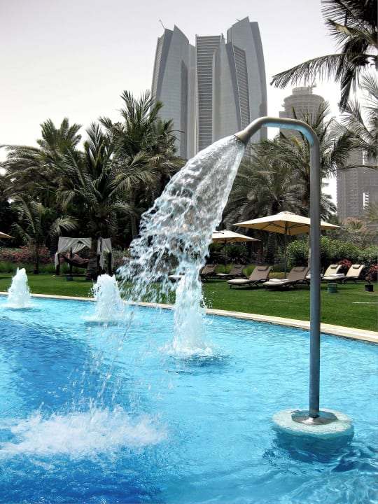 Am Ostpool Emirates Palace Mandarin Oriental