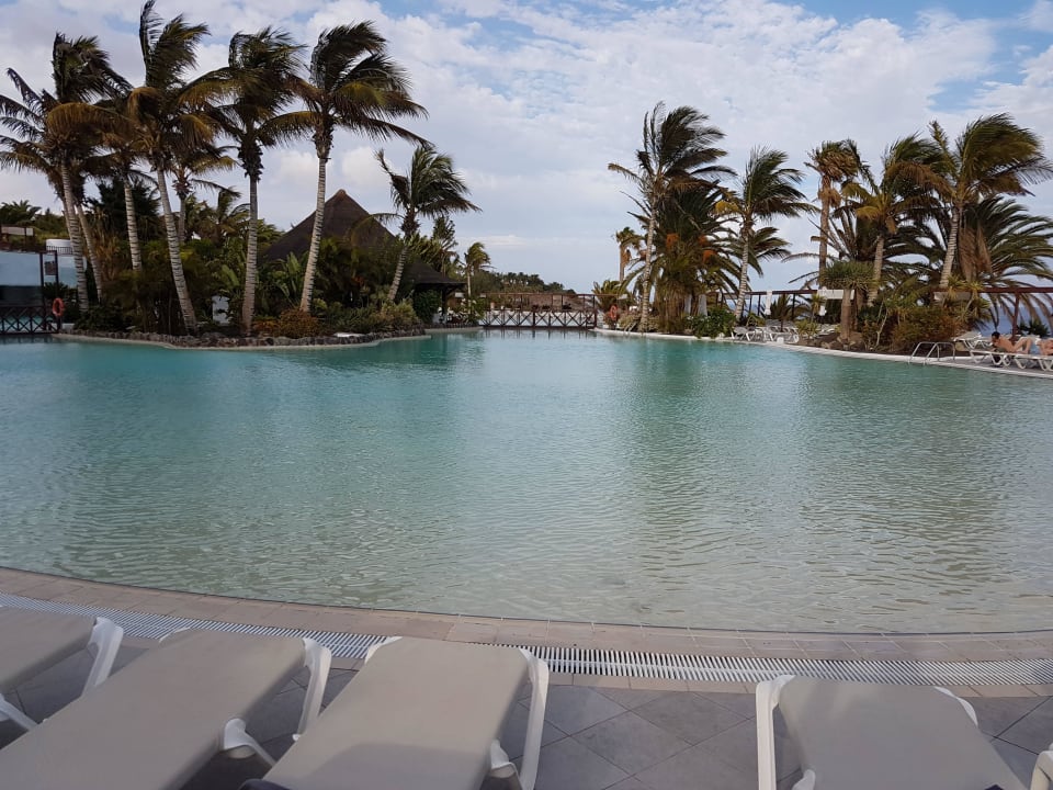 Blick von der Bar auf einen Teil des Pools Club Jandia Princess