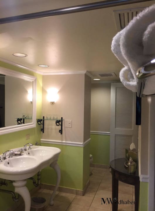 Bad Hotel Ocean Key Resort & Spa