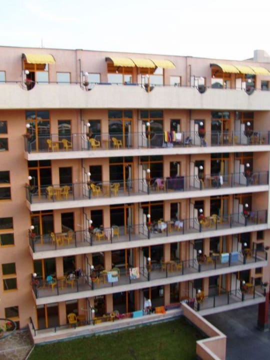 Hinteransicht des Hotels Hotel Atlas