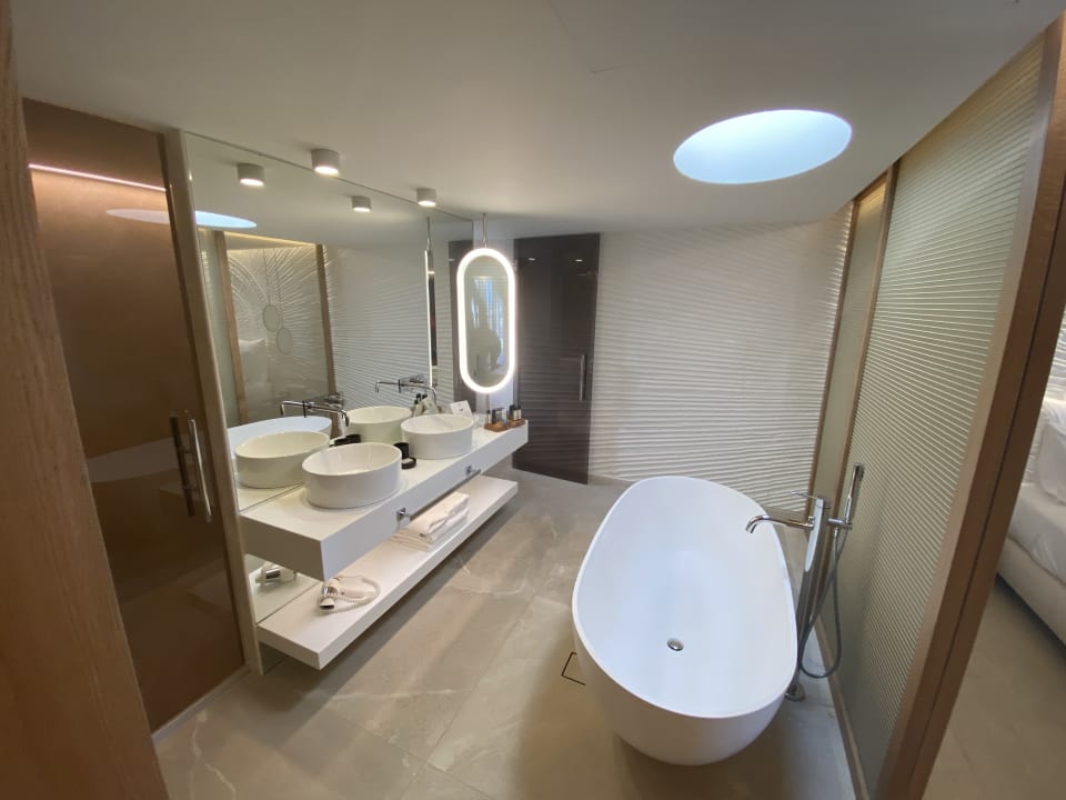 Zimmer Mitsis Rinela