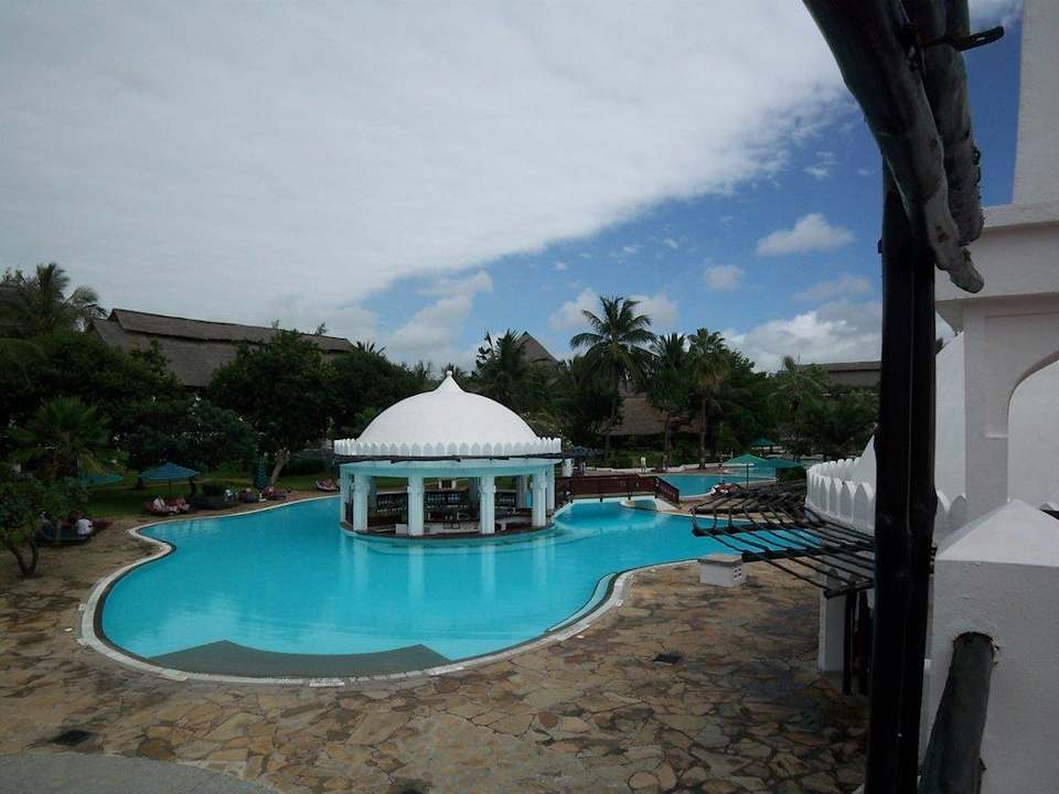 Poolbar Hotel Southern Palms Beach Resort