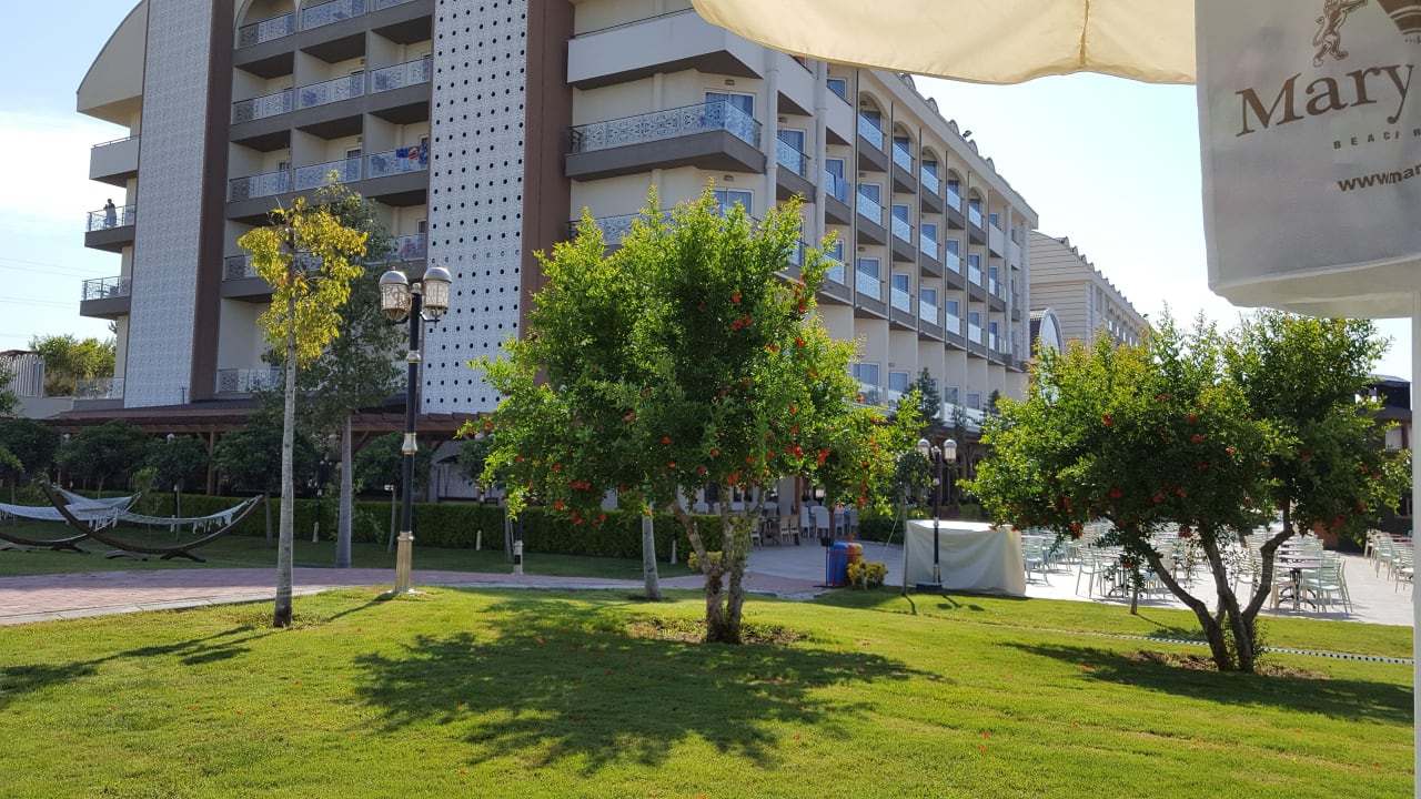 Gartenanlage Mary Hotel Side