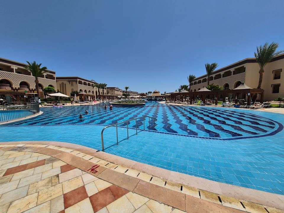 Pool SUNRISE Crystal Bay Resort