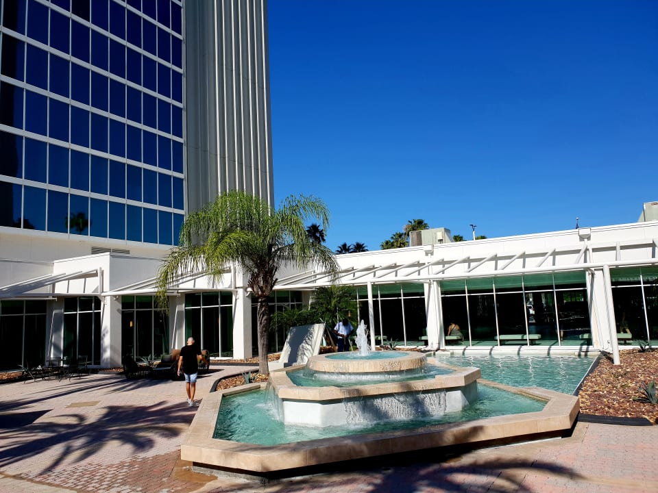 Außenansicht Doubletree Hotel at the Entrance to Universal Orlando
