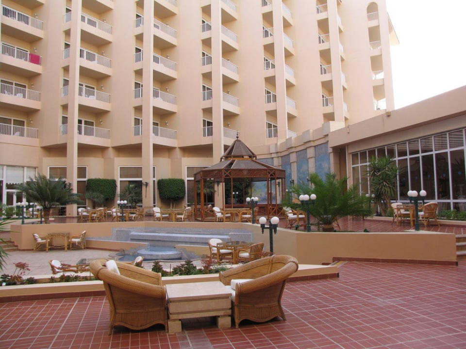 Innenhof Marriott Hurghada Beach Resort