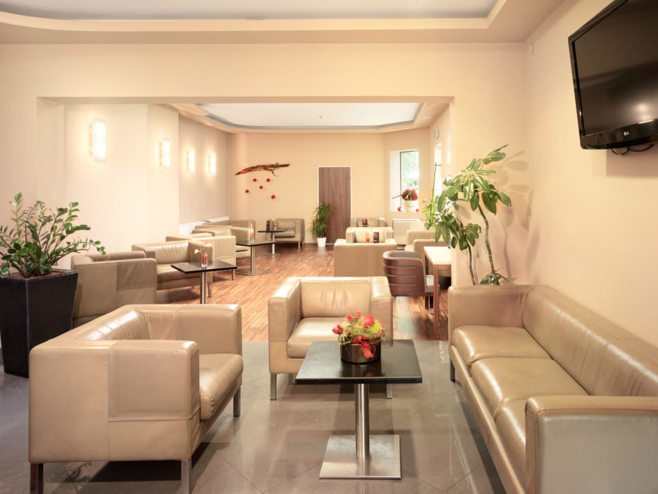 Lobby Arion Airport Hotel