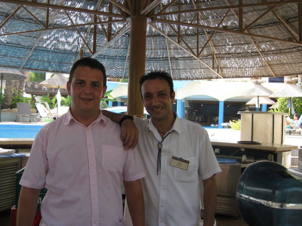 Poolbar-Chef Pani mit Amigo Atrium Palace Thalasso Spa Resort & Villas