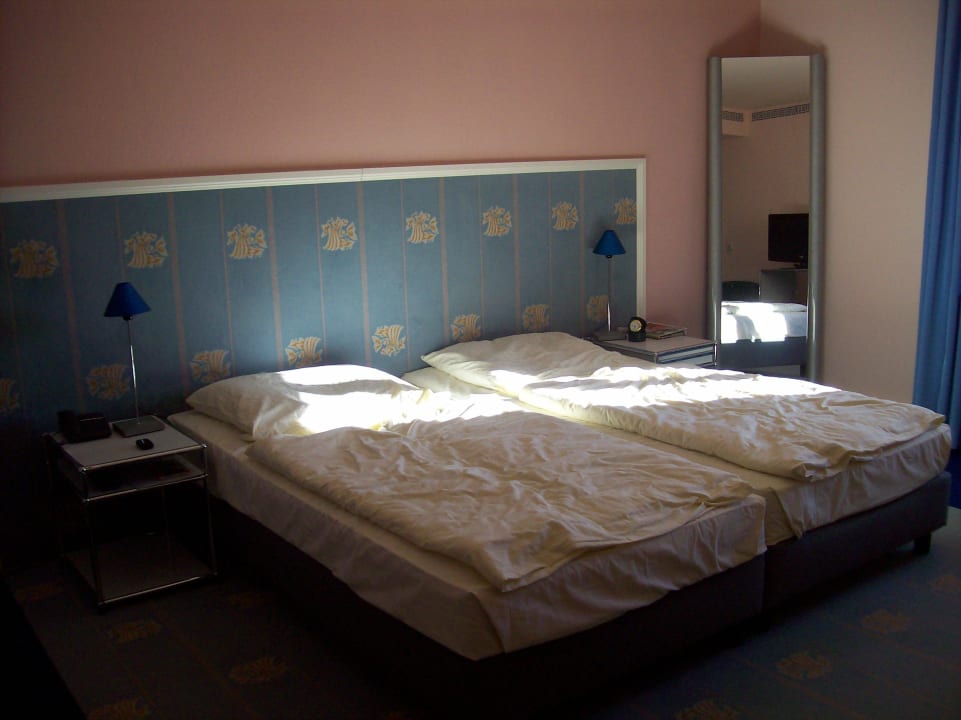 Bequemes Doppelbett Erzgebirgshotel Freiberger Höhe