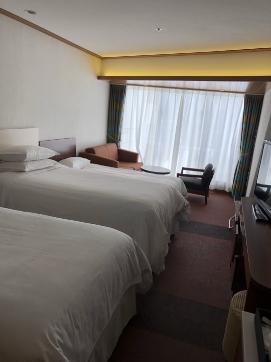 Zimmer Sheraton Okinawa Sunmarina Resort