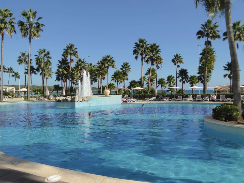 Pool in dem man gerne verweilt Hipotels Mediterraneo