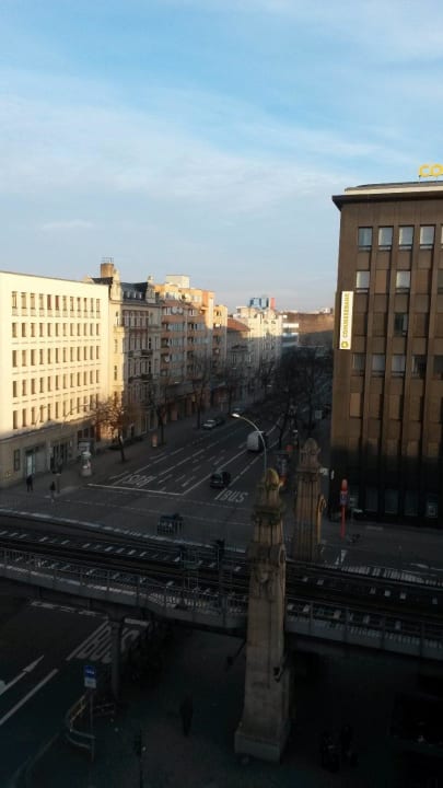 Ausblick zur Straße, Kreuzung Garner Hotel Berlin - Schöneberg