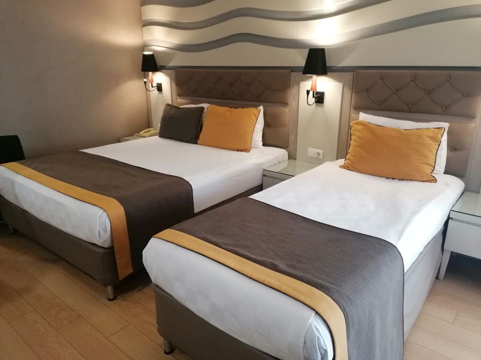 Zimmer Saturn Palace Resort Hotel