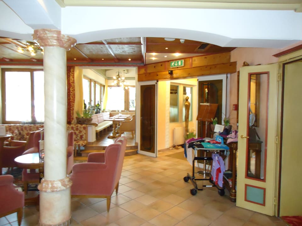 Eingang Adler Inn Tyrol Mountain Resort superior