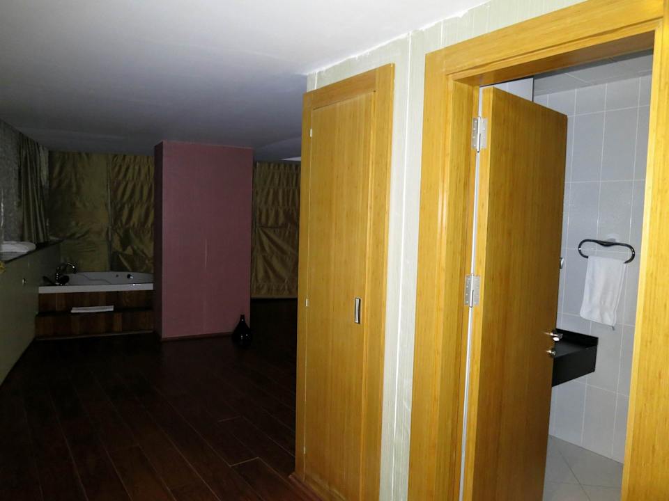 Koridor im Zimmer Hotel Golden Palas