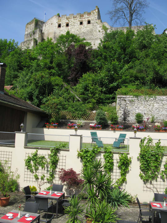 Sonnenterrasse und Liegewiese Gästehaus Dengler