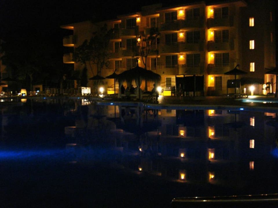 Pool bei Nacht Prinsotel La Pineda