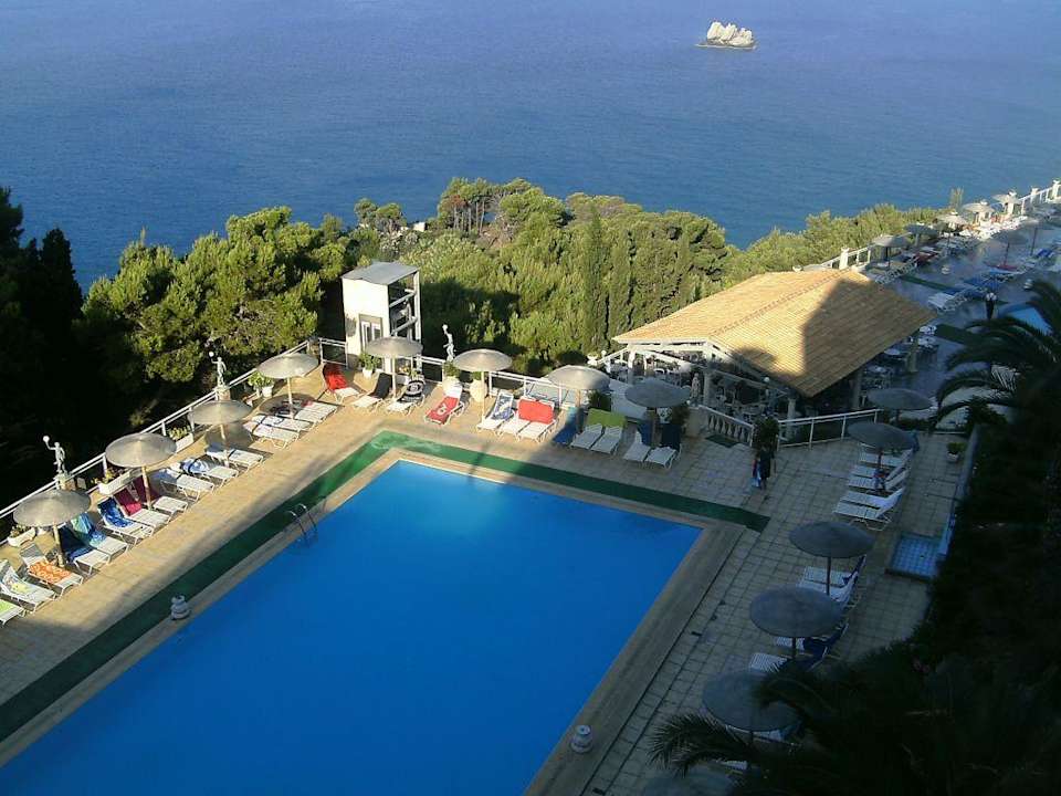 Blick aufs Meer und oberen Pool Hotel Ambiente Palace
