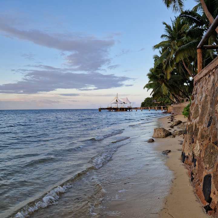 Strand The Coco de Mer Hotel & Black Parrot Suites