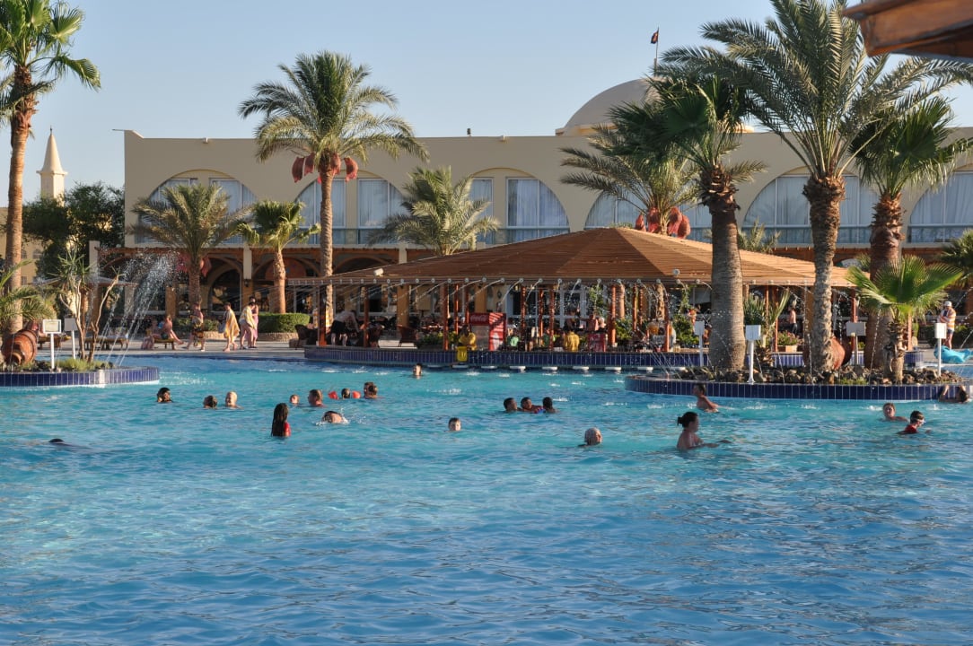 Die tiefergelegte Poolbar Desert Rose