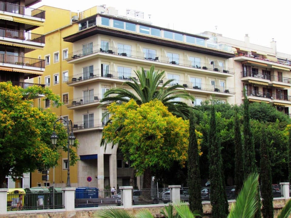 Street view Hotel Saratoga